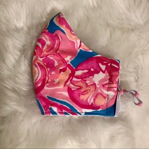 Lilly Pulitzer Other - Face Mask with Filter Pocket Lilly Pulitzer Other - Face Mask with Filter Pocket